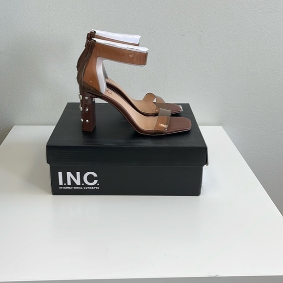 Shoes - INC Makenna5 Brown Studio Women’s Shoes Size 6 Wide